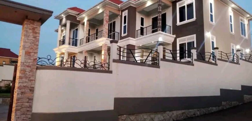 A CHARMING 7 BEDROOM SELF CONTAINED FOR SALE AT UGANDA-KIGO,MUNYONYO