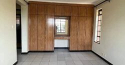 Spacious modern 3 bedroom plus dsq apartment to let in lavington