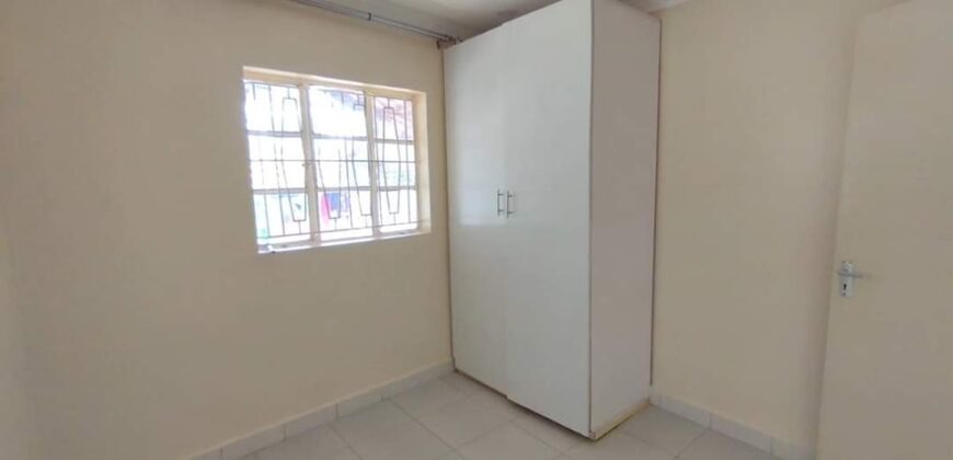 Karen, lovely 2 bedroom mini apartment to let