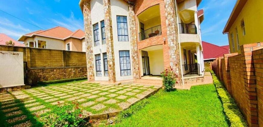 A BEAUTIFUL 5 BEDROOM HOUSE FOR RENT AT RWANDA-Kibagabaga