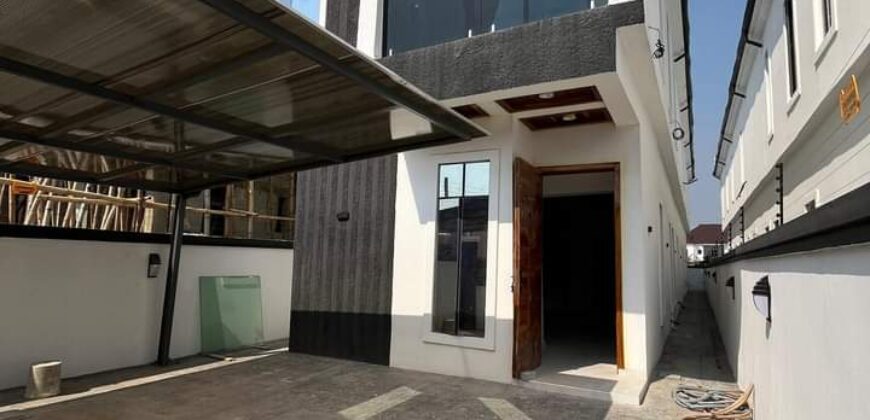 4 BEDROOMS FULLY DETACHED DUPLEX