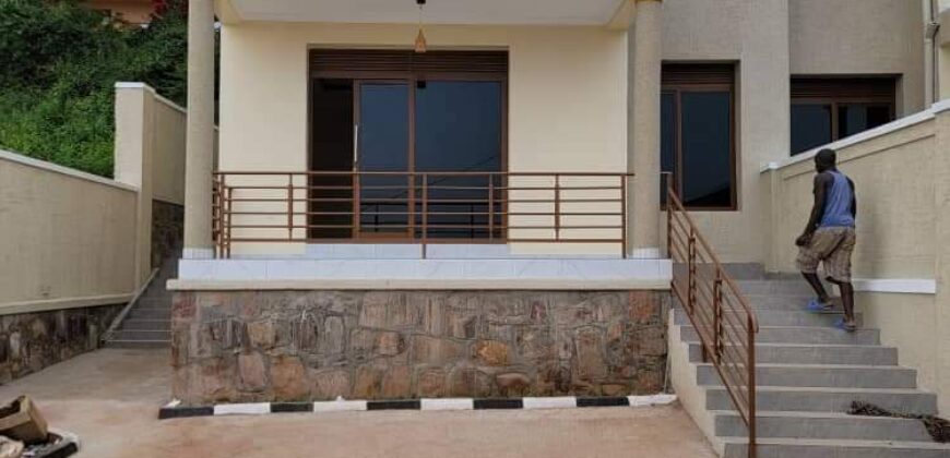 A beautiful 4 bedroom house for rent at RWANDA – KIMIRONKO