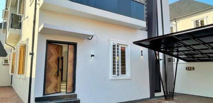 4 BEDROOM FULLY DETACHED DUPLEX