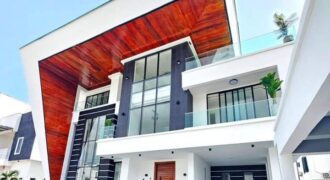 Contemporary 5 bedroom duplex with 2 Living rooms , A family lounge and a standard Staff Room for sale