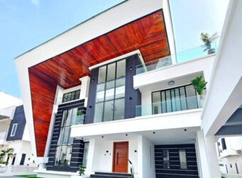 Contemporary 5 bedroom duplex with 2 Living rooms , A family lounge and a standard Staff Room for sale