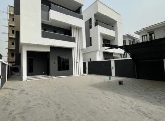 5 BEDROOM FULLY DETACHED DUPLEX