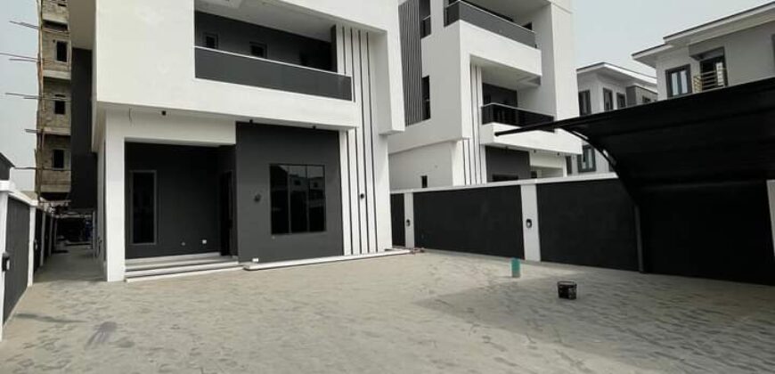 5 BEDROOM FULLY DETACHED DUPLEX