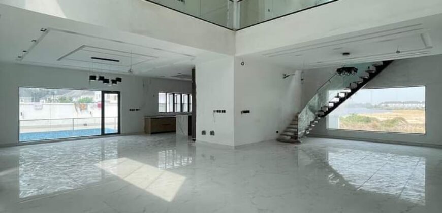 5 BEDROOM FULLY DETACHED DUPLEX