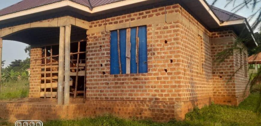 AN INSPIRING 3BEDROOM HOUSE FOR SALE AT UGANDA -GAYAZA