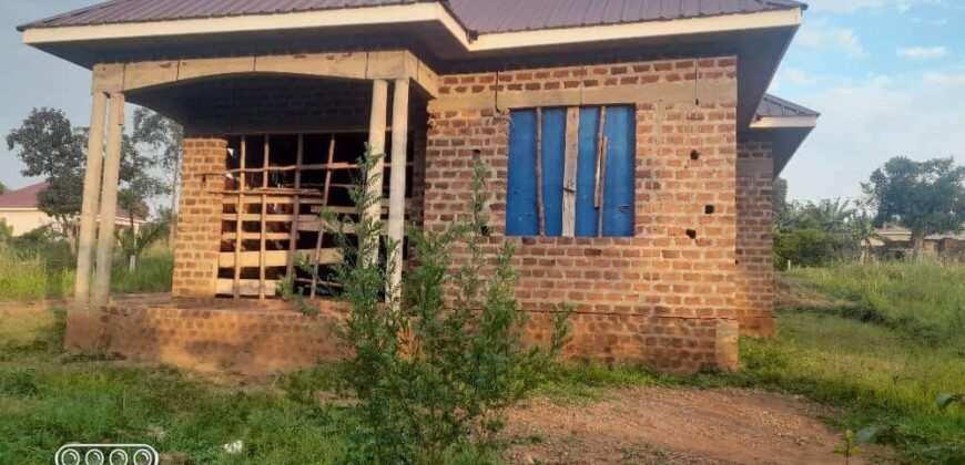 AN INSPIRING 3BEDROOM HOUSE FOR SALE AT UGANDA -GAYAZA