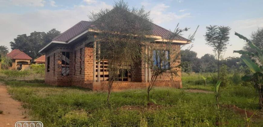 AN INSPIRING 3BEDROOM HOUSE FOR SALE AT UGANDA -GAYAZA