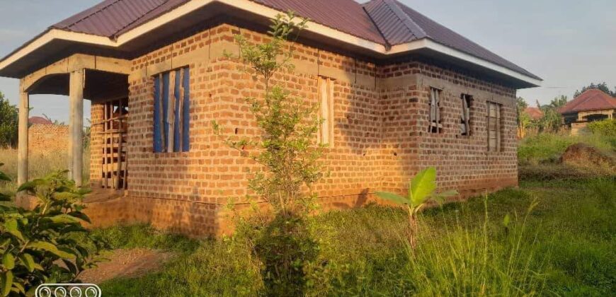 AN INSPIRING 3BEDROOM HOUSE FOR SALE AT UGANDA -GAYAZA