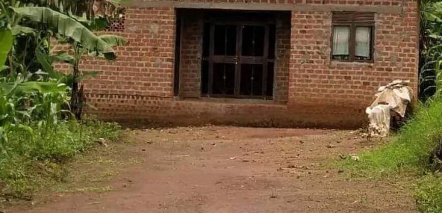 HOUSE FOR SALE AT UGANDA -matuga kakerenge