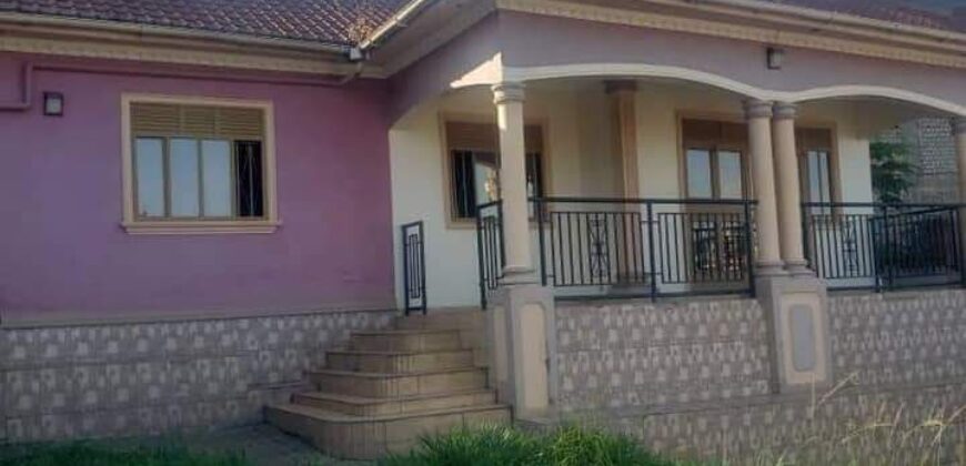 3BEDROOM HOUSE FOR SALE AT UGANDA -ENTEBBE