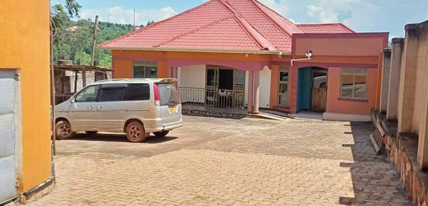 3BEDROOM HOUSE FOR SALE AT UGANDA -ANKWERO