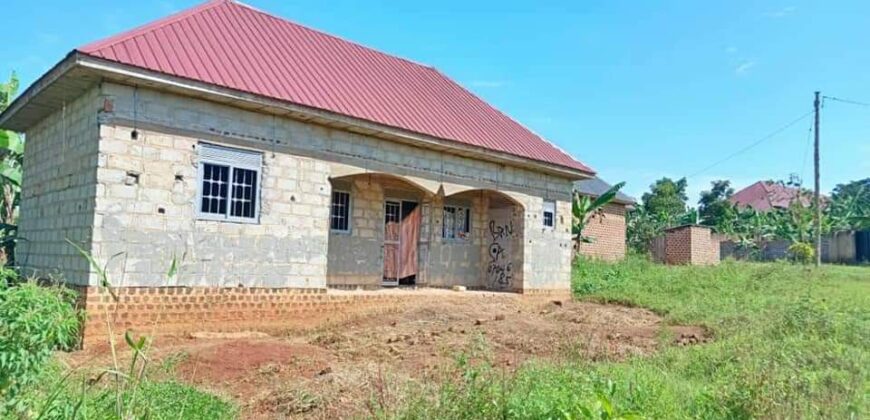 3BEDROOM HOUSE for sale at UGanda -Busubuzi