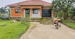 House on quick sale has 3bedroom house at UGanda -Buloba-Buyala(mityana road) 