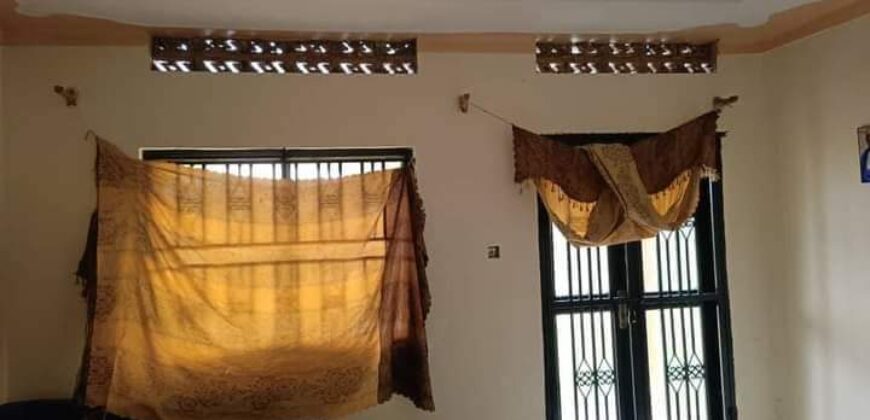 House on quick sale has 3bedroom house at UGanda -Buloba-Buyala(mityana road) 