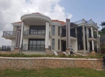 7 bedroom house for sale at UGanda -ENTEBBE