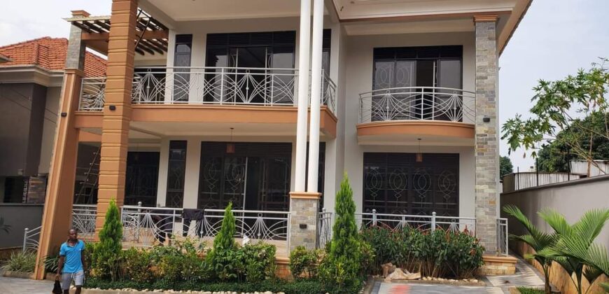 Marvelous 7 BEDROOM HOUSE FOR SALE AT UGANDA kYANDA