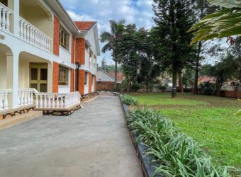 AN OUTSTANDING 6BEDROOMS HOUSE FOR RENT AT -NAGURU