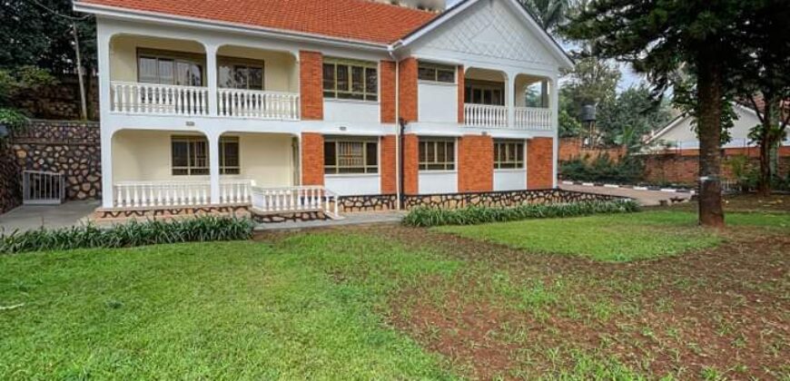 AN OUTSTANDING 6BEDROOMS HOUSE FOR RENT AT -NAGURU