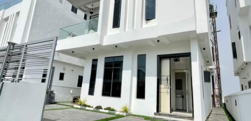 5 BEDROOM FULLY DETACHED DUPLEX