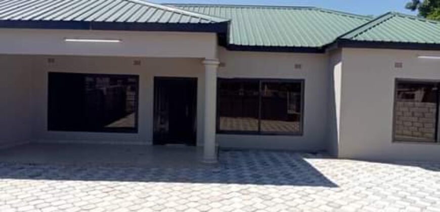 NEWLY BUILT 3 BEDROOMED MASTER SELF CONTAINED FLATS FOR RENT IN MAKENI KONGA 6500 Zambian kwacha