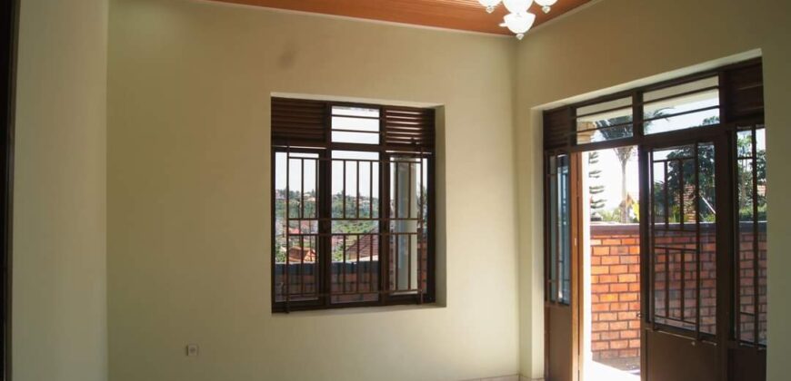 Are you looking for a spacious house for sale? Don’t miss this one in KANOMBE – KIGALI ?!