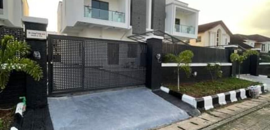 LUXURY DUPLEXES AVAILABLE FOR SALE INSIDE VGC, LEKKI, LAGOS 250000000 Naira