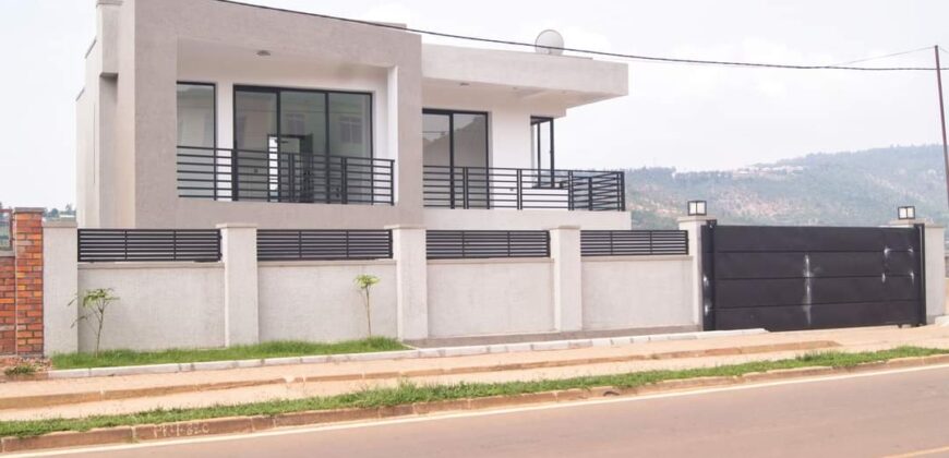 Are you looking for a spacious house for sale in KAGARAMA- KICUKIRO- KIGALI? Look at this one!?