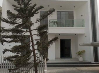 5 bedrooms fully detached duplex with a bq in a 2 floors building by PINNOCK ESTATE.
