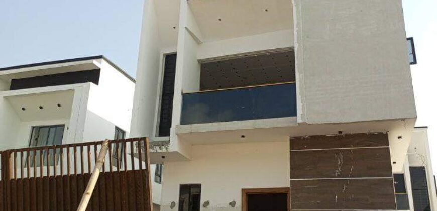 4 bedrooms fully detached duplex and semi detached smart house with a bq located in a serene and secured environment.