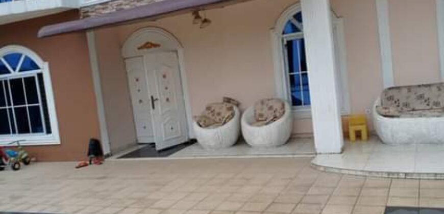 Duplex haut standing à vendre à Douala Bonamoussadi 160000000 Fcfa