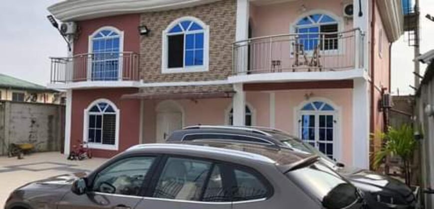 Duplex haut standing à vendre à Douala Bonamoussadi 160000000 Fcfa