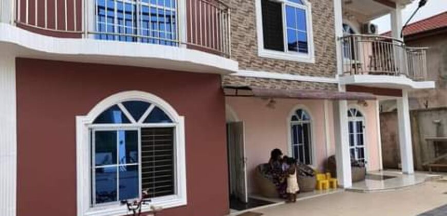 Duplex haut standing à vendre à Douala Bonamoussadi 160000000 Fcfa