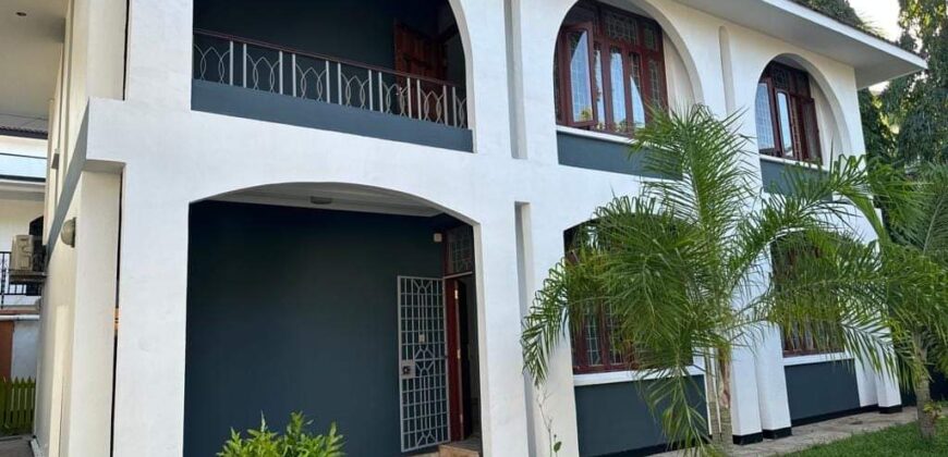 Four bedroom modern villa, unfurnished without pool for rent in Masaki