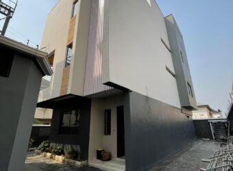 5BEDROOM FULLY DETACHED DUPLEX FOR SALE 360000000 Naira