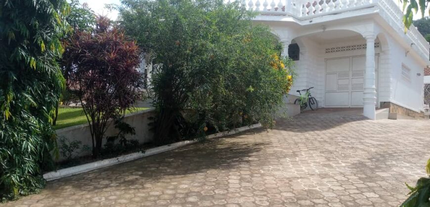 ?3WAY LAND AGENCY, we have this stunningly beautiful house for sale in Upper Kizungu Makindye