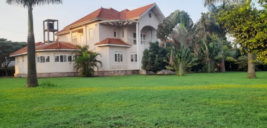 AN EXECUTIVE 5 BEDROOM HOUSE FOR SALE AT UGANDA -GAYAZA