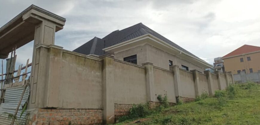 ELEGANT 4 BEDROOM HOUSE FOR SALE AT UGANDA -KABANYOLO,GAYAZA