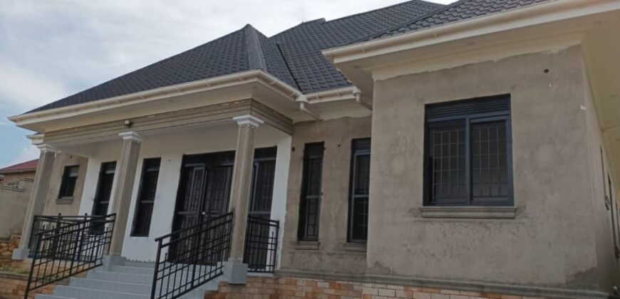 ELEGANT 4 BEDROOM HOUSE FOR SALE AT UGANDA -KABANYOLO,GAYAZA