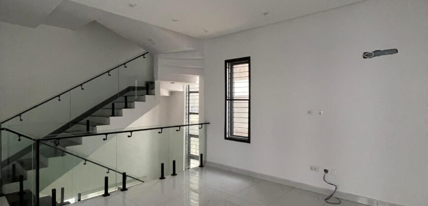 Luxury 5 BEDROOM FULLY DETACHED IN IKATE LEKKI LAGOS NIGERIA