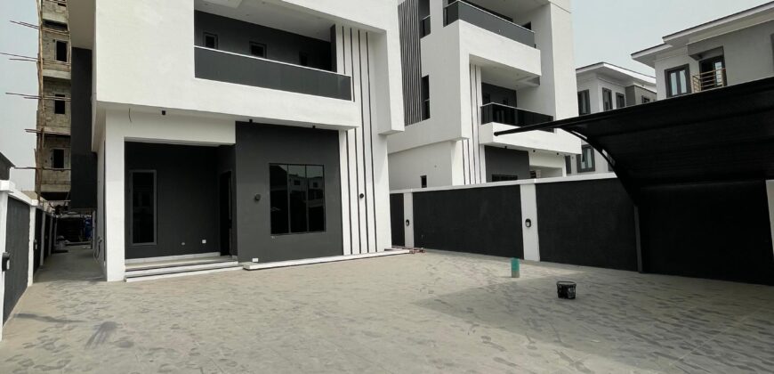 Luxury 5 BEDROOM FULLY DETACHED IN IKATE LEKKI LAGOS NIGERIA