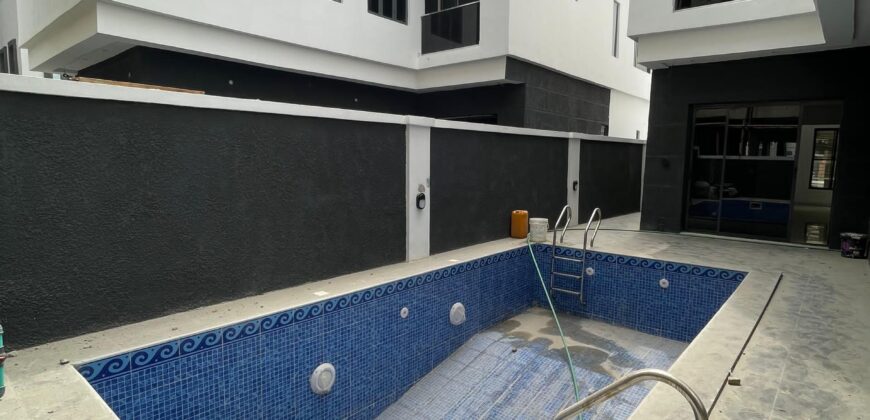 Luxury 5 BEDROOM FULLY DETACHED IN IKATE LEKKI LAGOS NIGERIA