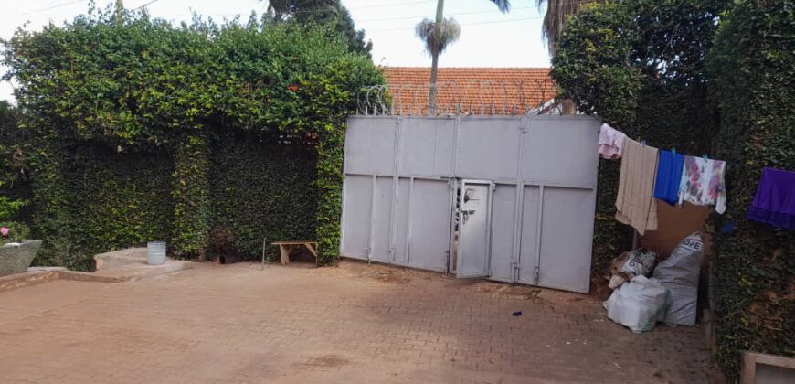 *?HOUSE ON QUICK SALE IN UGANDA Ntinde