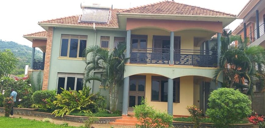 6BEDROOM HOUSE FOR SALE UGANDA -KAMPALA