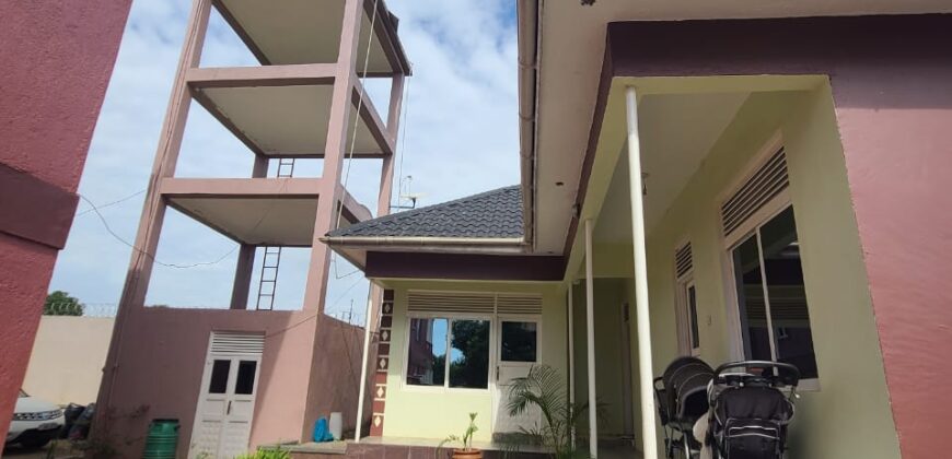 4 BEDROOM HOUSE FOR SALE AT UGANDA -ENTEBBE