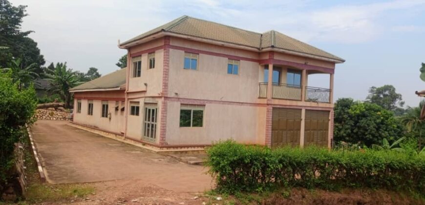 A beautiful 6 bedroom house for sale at UGanda -KIRA