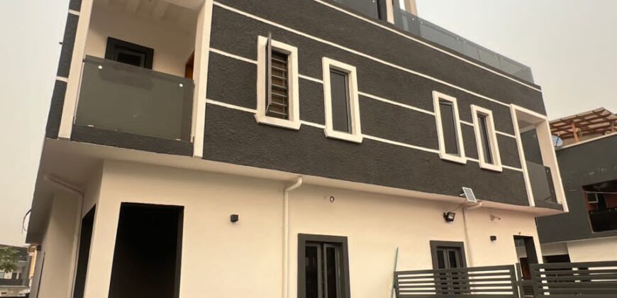 4BEDROOM SEMI DETACHED DUPLEX AT LEKKI FOR 180,000,000 NAIRA